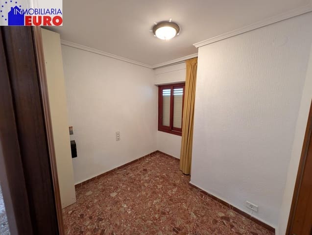 5 bedroom Flat for sale in Tavernes de la Valldigna - € 149,000 (Ref: 9048676)