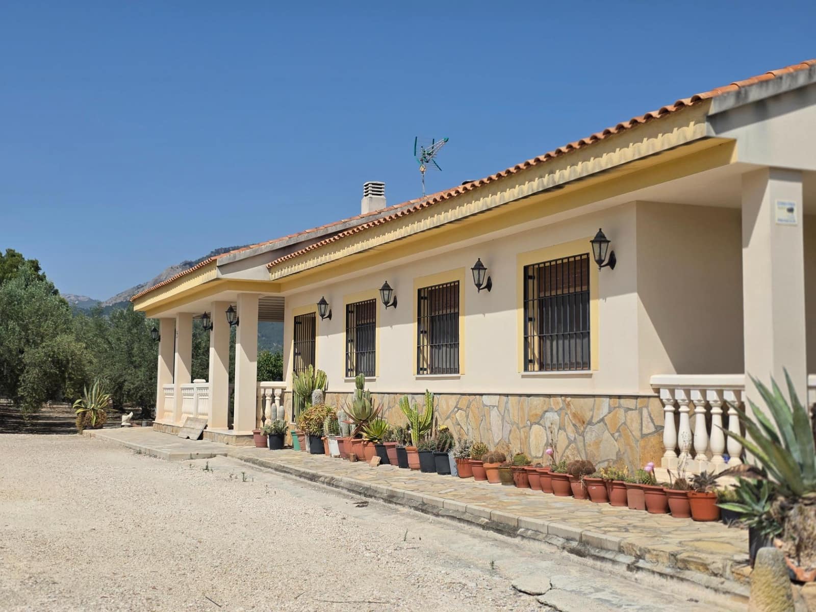 4 soveværelse Villa til salg i L'Alqueria d'Asnar med swimmingpool - € 420.000 (Ref: 9089708)