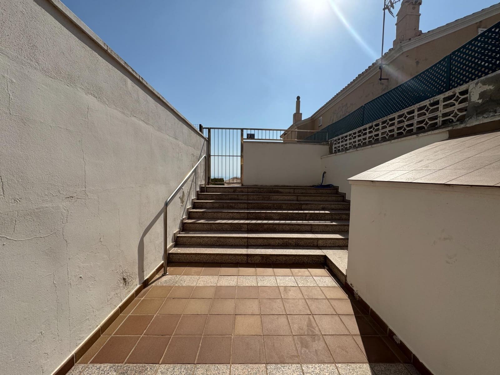 2 slaapkamer Appartement te huur in Tavernes de la Valldigna met zwembad - € 800 (Ref: 9114050)