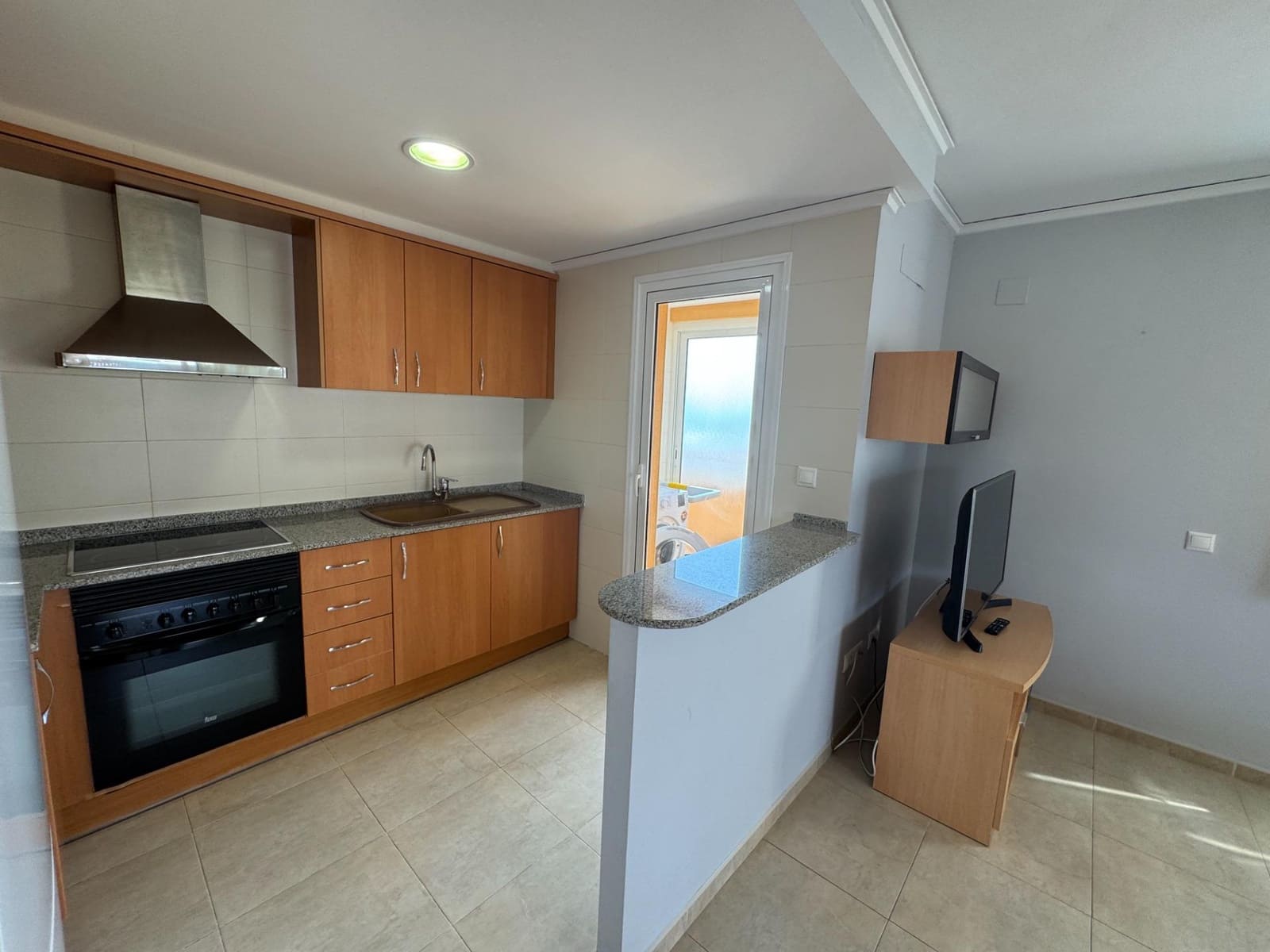 2 slaapkamer Appartement te huur in Tavernes de la Valldigna met zwembad - € 800 (Ref: 9114050)