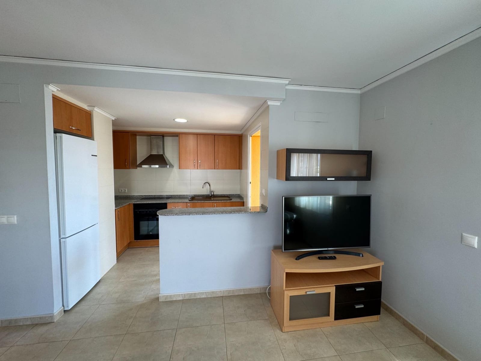 2 slaapkamer Appartement te huur in Tavernes de la Valldigna met zwembad - € 800 (Ref: 9114050)