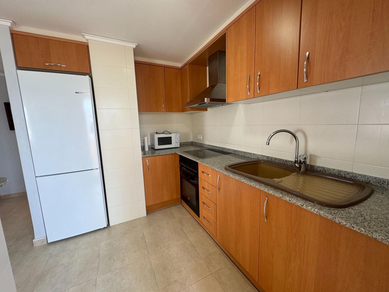 2 slaapkamer Appartement te huur in Tavernes de la Valldigna met zwembad - € 800 (Ref: 9114050)