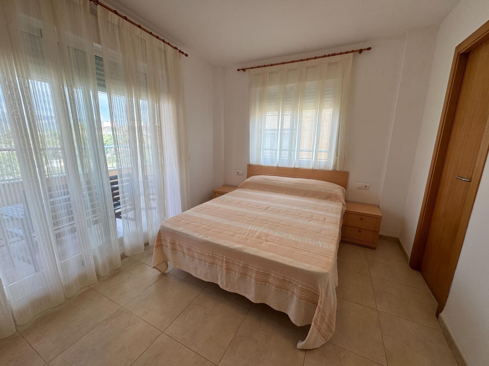 2 slaapkamer Appartement te huur in Tavernes de la Valldigna met zwembad - € 800 (Ref: 9114050)