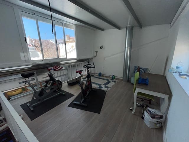 4 Zimmer Villa zu verkaufen in Tavernes de la Valldigna mit Pool Garage - 250.000 € (Ref: 9115998)