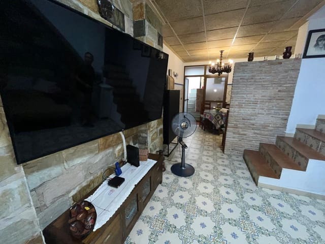 4 Zimmer Villa zu verkaufen in Tavernes de la Valldigna mit Pool Garage - 250.000 € (Ref: 9115998)