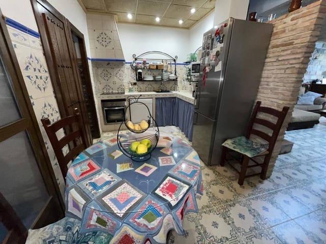 4 Zimmer Villa zu verkaufen in Tavernes de la Valldigna mit Pool Garage - 250.000 € (Ref: 9115998)