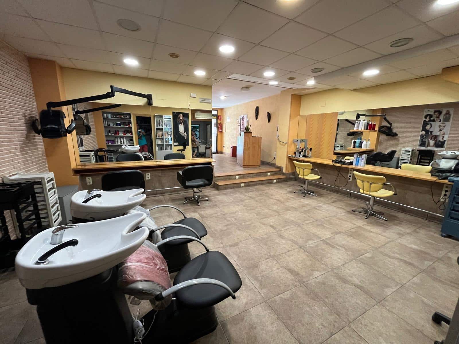 Kommersiell til salgs i Tavernes de la Valldigna - € 74 000 (Ref: 9159382)