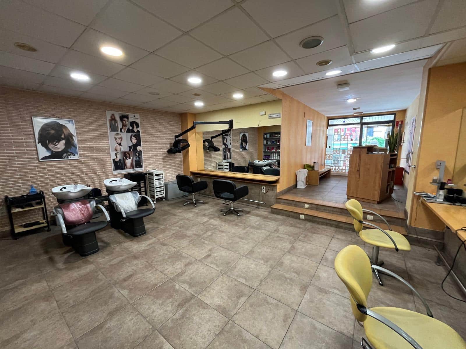 Kommersiell til salgs i Tavernes de la Valldigna - € 74 000 (Ref: 9159382)