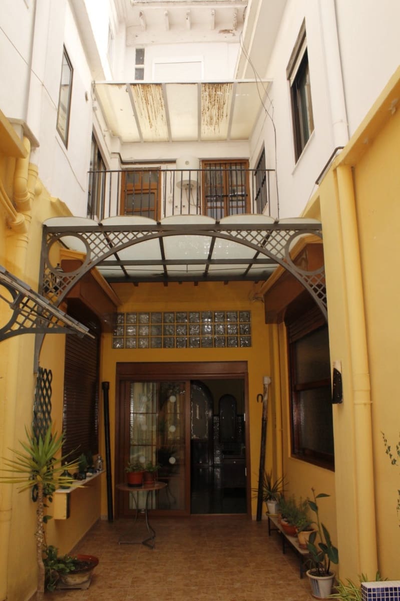 11 soveværelse Rækkehus til salg i Tavernes de la Valldigna med garage - € 299.000 (Ref: 9159383)