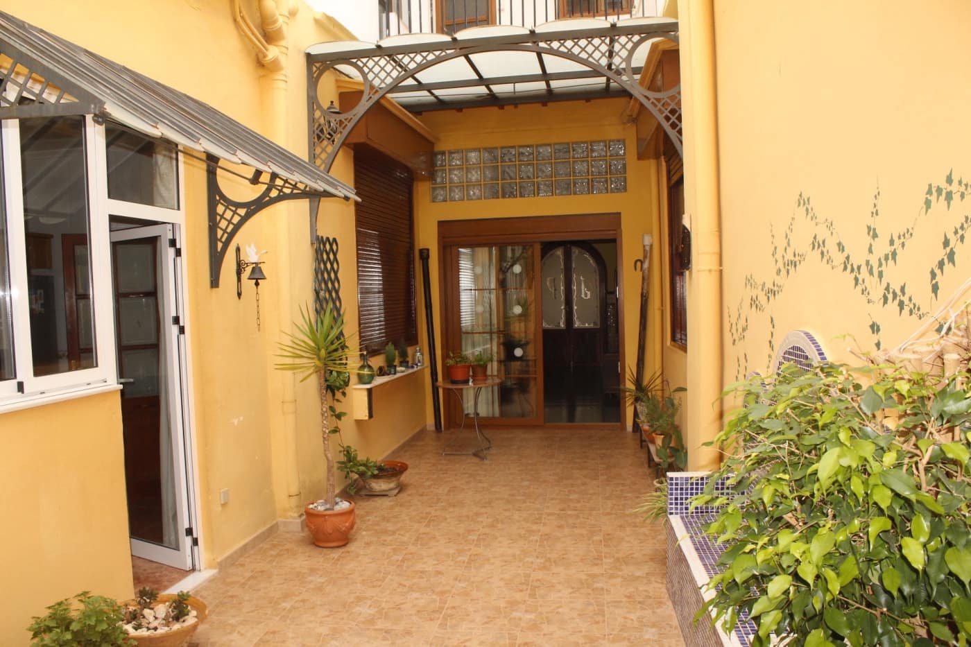 11 soveværelse Rækkehus til salg i Tavernes de la Valldigna med garage - € 299.000 (Ref: 9159383)