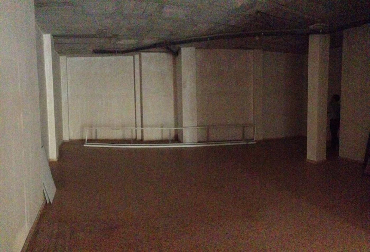 Comercial para arrendar em Tavernes de la Valldigna - 400 € (Ref: 9163660)