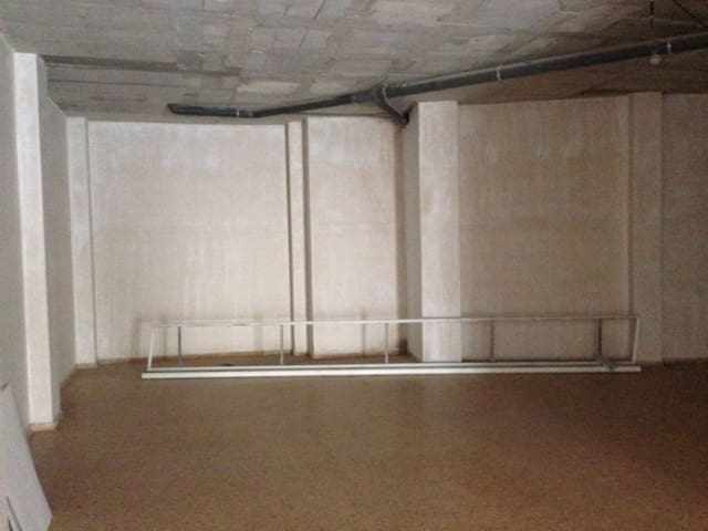 Commercieel te huur in Tavernes de la Valldigna - € 400 (Ref: 9163660)