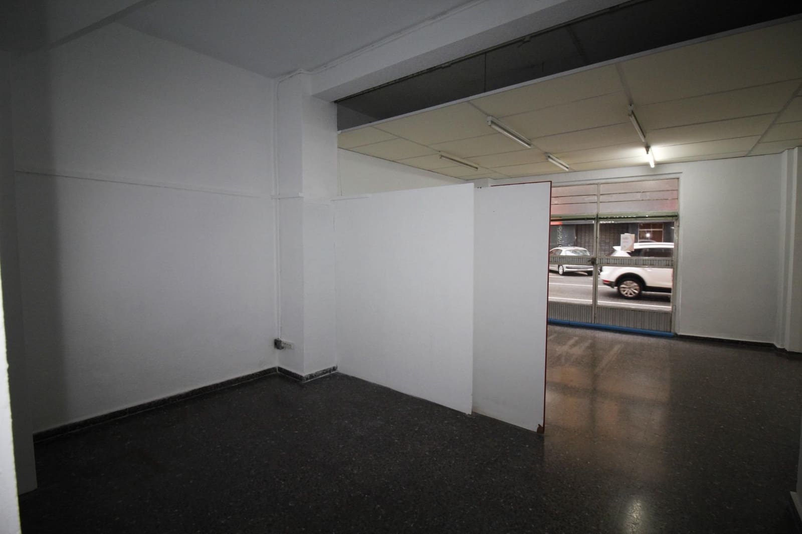 Kommersiell til leie i Tavernes de la Valldigna - € 400 (Ref: 9165699)