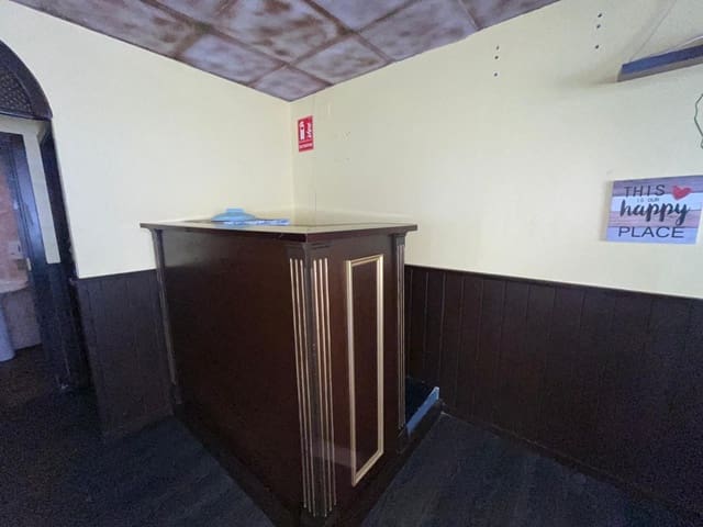 Commercieel te huur in Tavernes de la Valldigna - € 600 (Ref: 9185279)