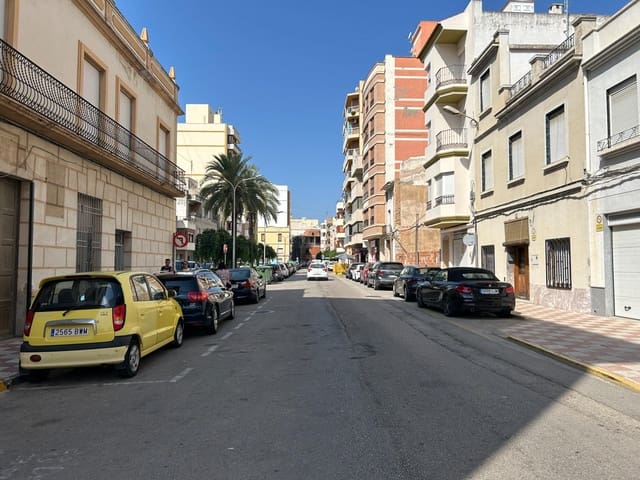 Garage for sale in Tavernes de la Valldigna - € 18,000 (Ref: 9204432)