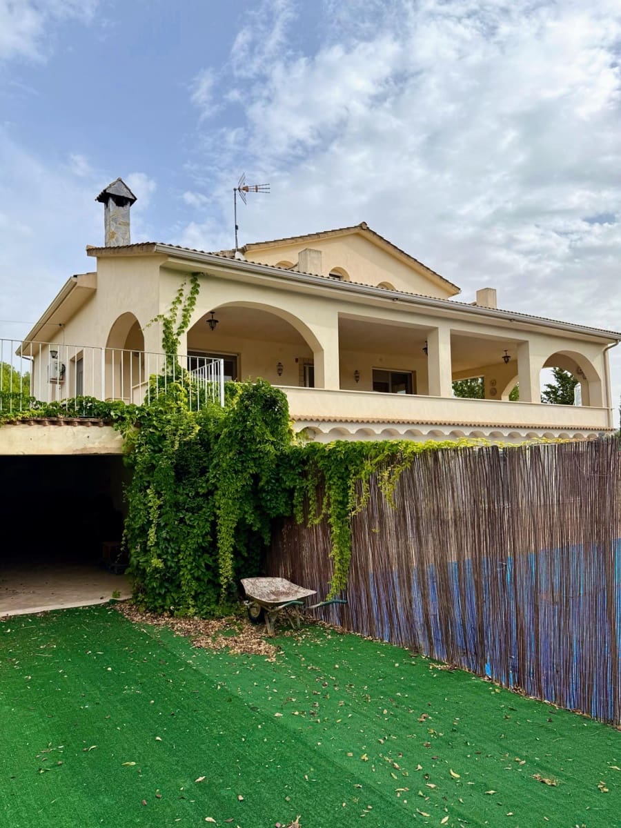 3 bedroom Villa for sale in Alcoy / Alcoi with pool - € 340,000 (Ref: 9264447)