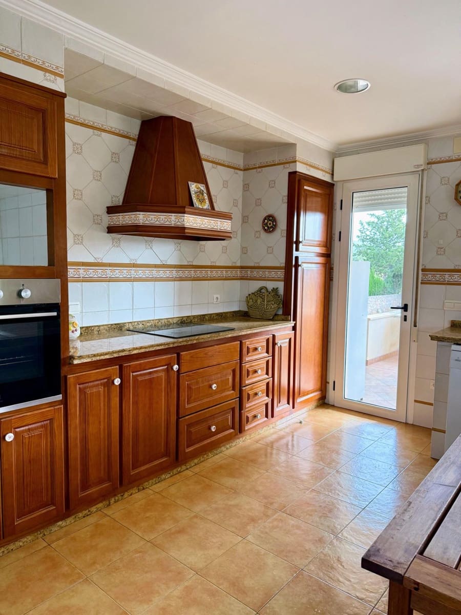 3 bedroom Villa for sale in Alcoy / Alcoi with pool - € 340,000 (Ref: 9264447)