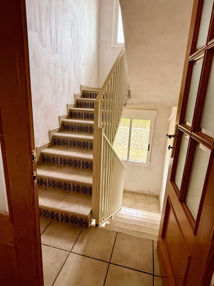 3 bedroom Villa for sale in Alcoy / Alcoi with pool - € 340,000 (Ref: 9264447)