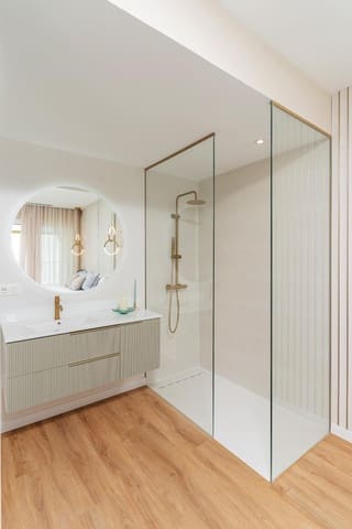 8 makuuhuone Huoneisto myytävänä paikassa Playa Poniente, Benidorm mukana uima-altaan - 2 500 000 € (Ref: 9312819)