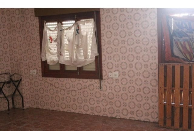 Commercieel te koop in Tavernes de la Valldigna met garage - € 45.000 (Ref: 9348403)