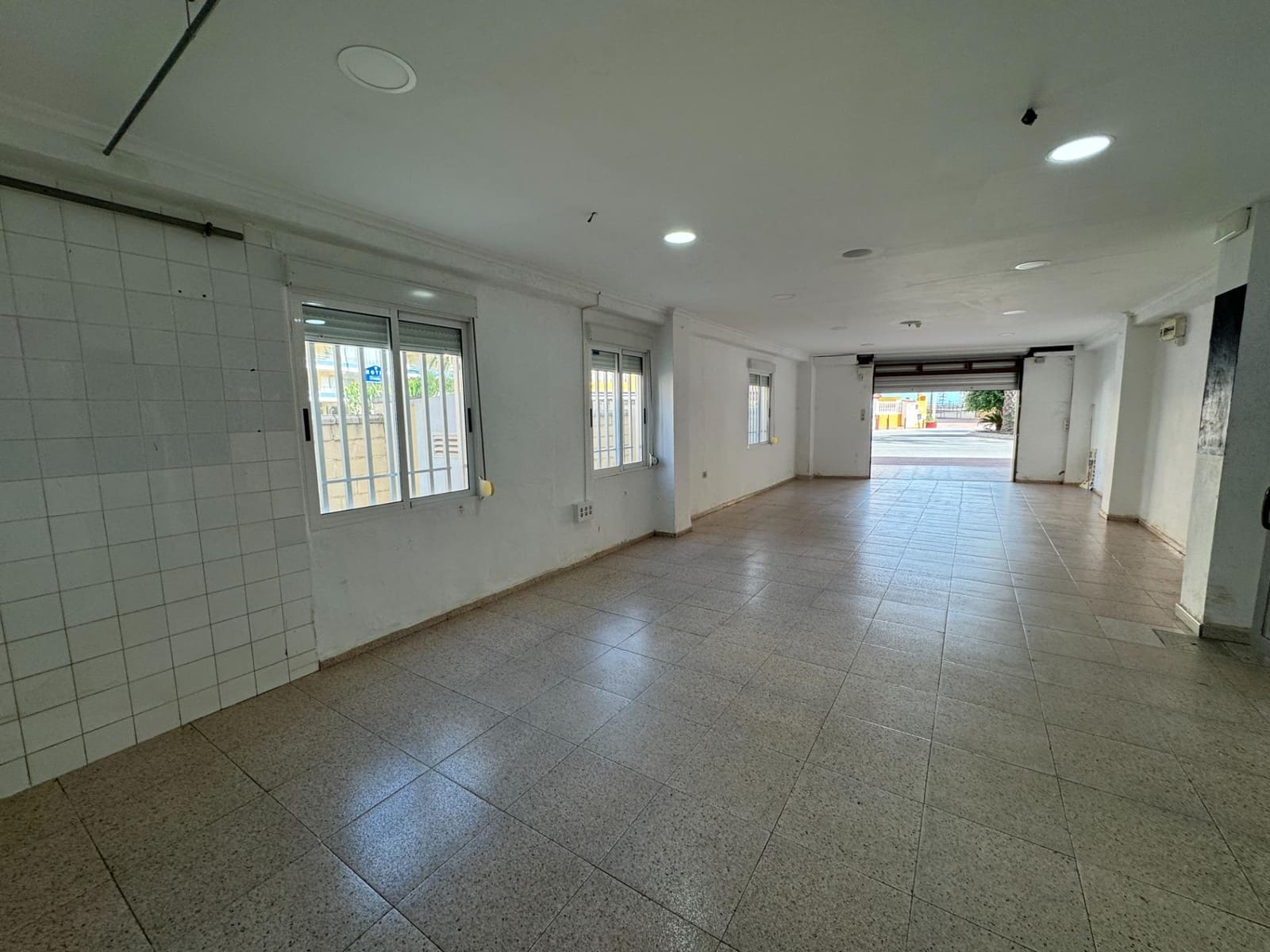 Kommersiell till salu i Tavernes de la Valldigna - 85 000 € (Ref: 9367448)