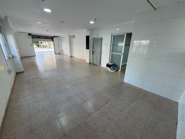 Commercieel te koop in Tavernes de la Valldigna - € 85.000 (Ref: 9367448)