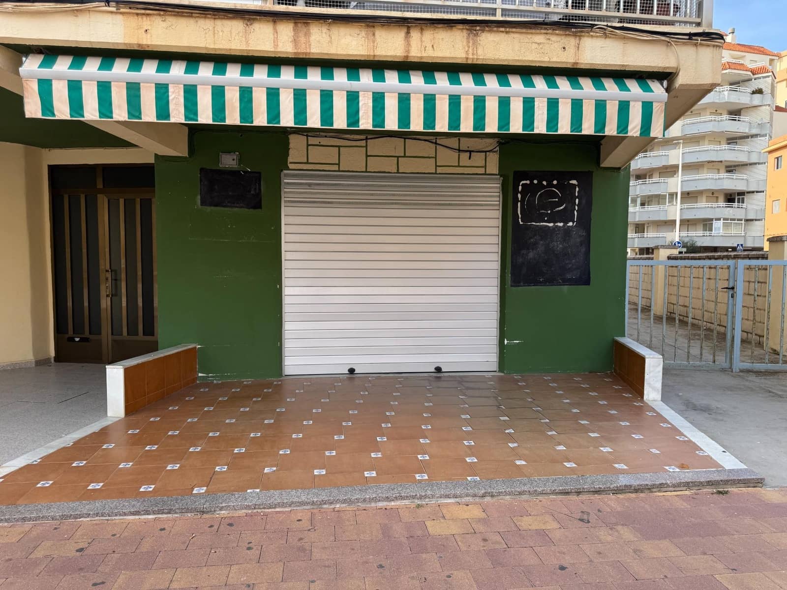 Local Comercial en Tavernes de la Valldigna en venta - 85.000 € (Ref: 9367448)