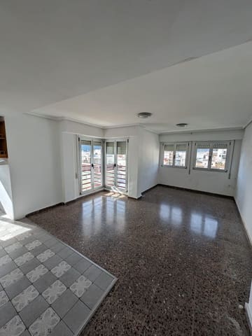 3 bedroom Flat for sale in Tavernes de la Valldigna with garage - € 118,000 (Ref: 9373815)