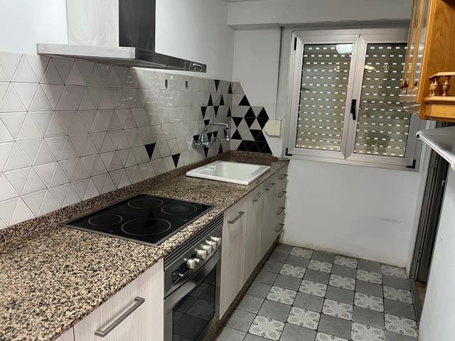 3 bedroom Flat for sale in Tavernes de la Valldigna with garage - € 118,000 (Ref: 9373815)