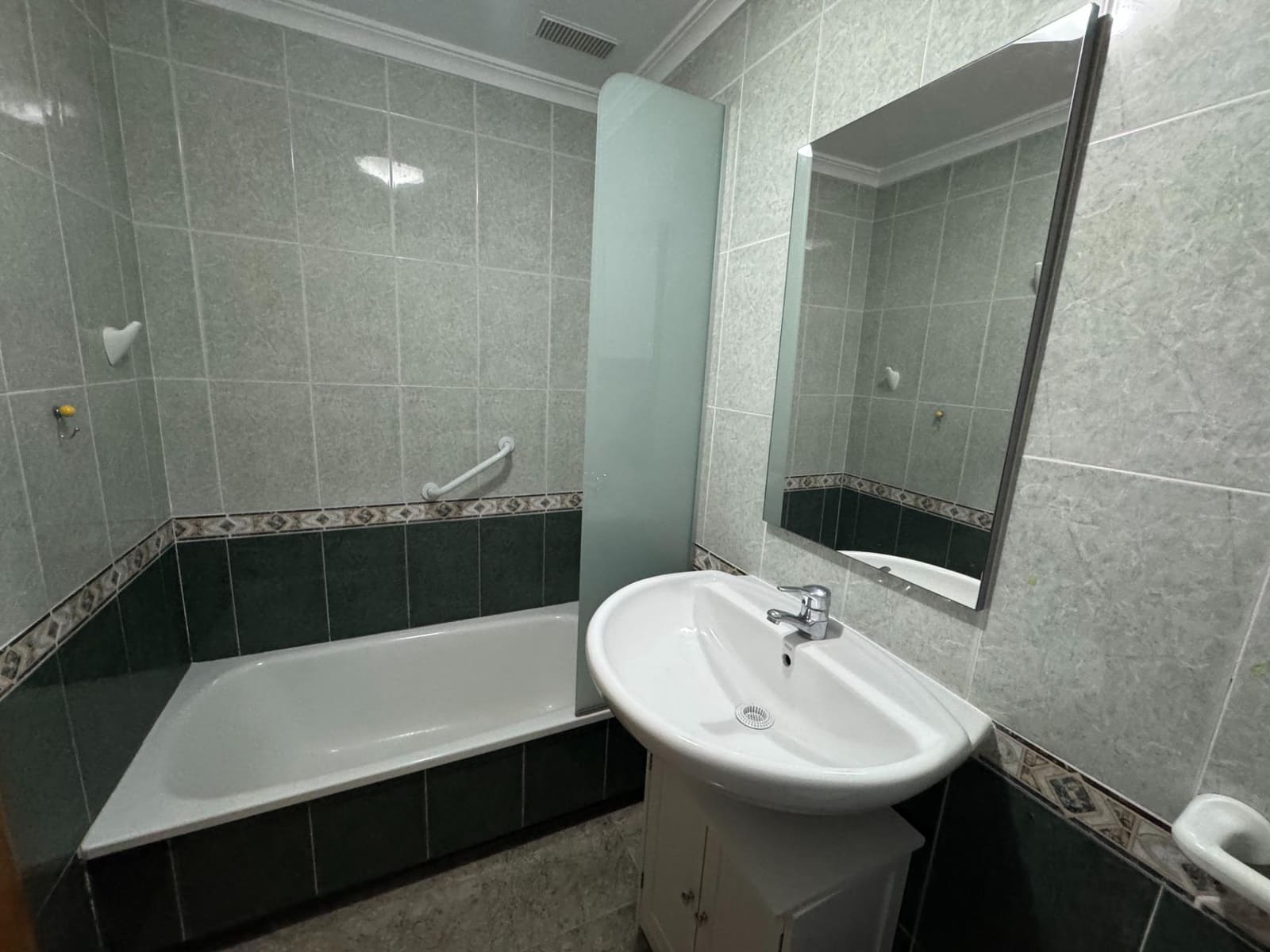 3 bedroom Apartment for sale in Tavernes de la Valldigna with pool - € 159,500 (Ref: 9462037)