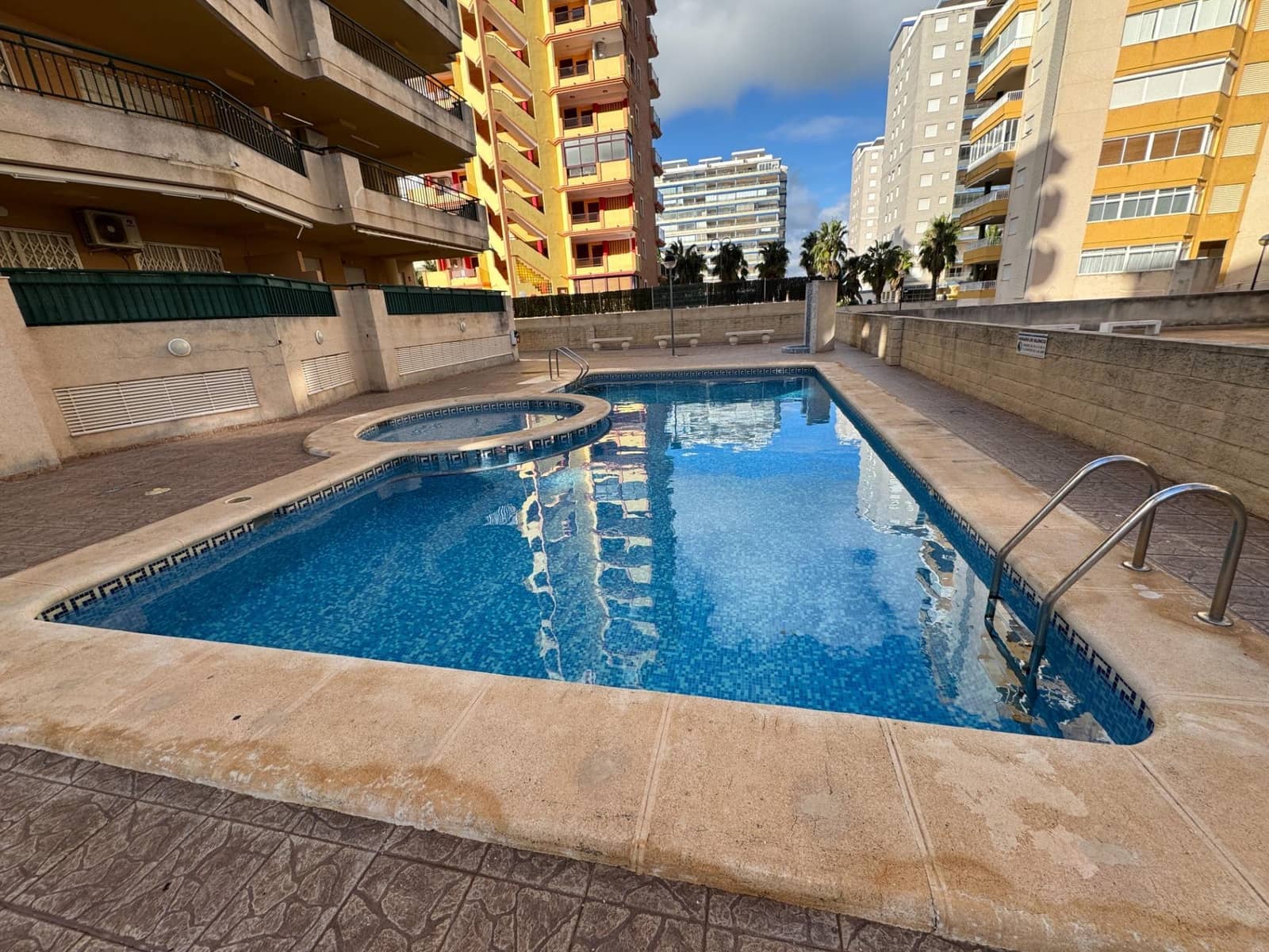 3 bedroom Apartment for sale in Tavernes de la Valldigna with pool - € 159,500 (Ref: 9462037)