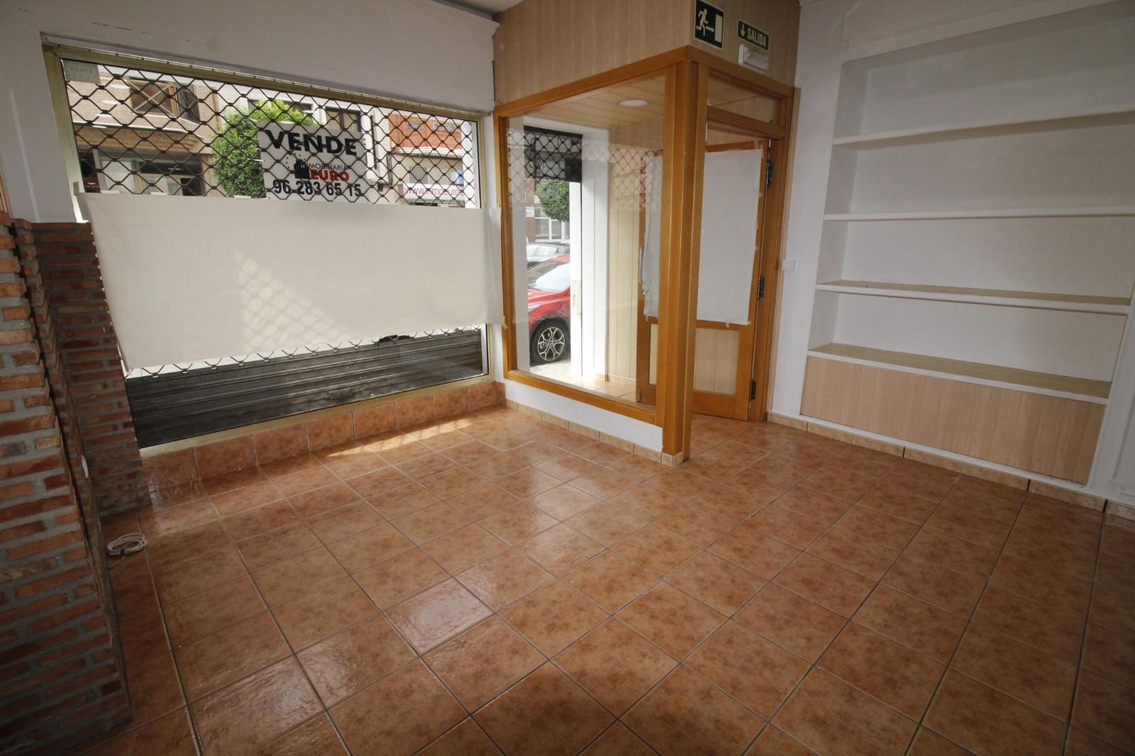 Commercial for rent in Tavernes de la Valldigna - € 450 (Ref: 9488714)