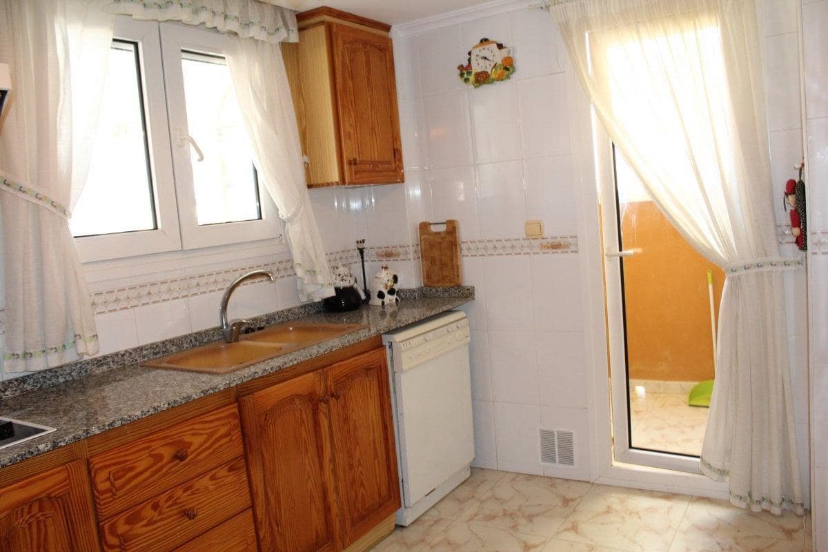 4 bedroom Apartment for sale in Tavernes de la Valldigna with pool - € 270,000 (Ref: 9491445)
