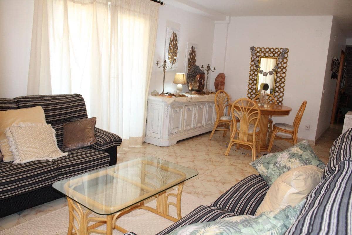 4 bedroom Apartment for sale in Tavernes de la Valldigna with pool - € 270,000 (Ref: 9491445)