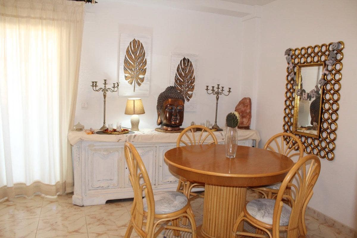 4 bedroom Apartment for sale in Tavernes de la Valldigna with pool - € 270,000 (Ref: 9491445)