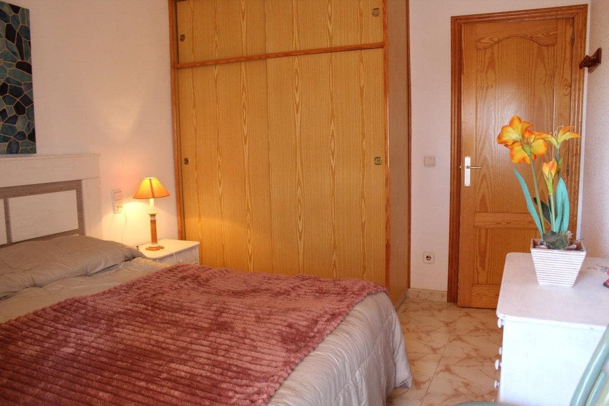 4 bedroom Apartment for sale in Tavernes de la Valldigna with pool - € 270,000 (Ref: 9491445)