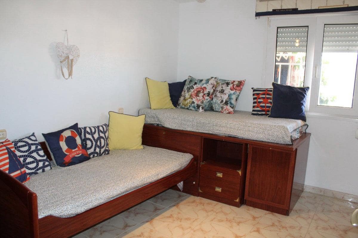 4 bedroom Apartment for sale in Tavernes de la Valldigna with pool - € 270,000 (Ref: 9491445)