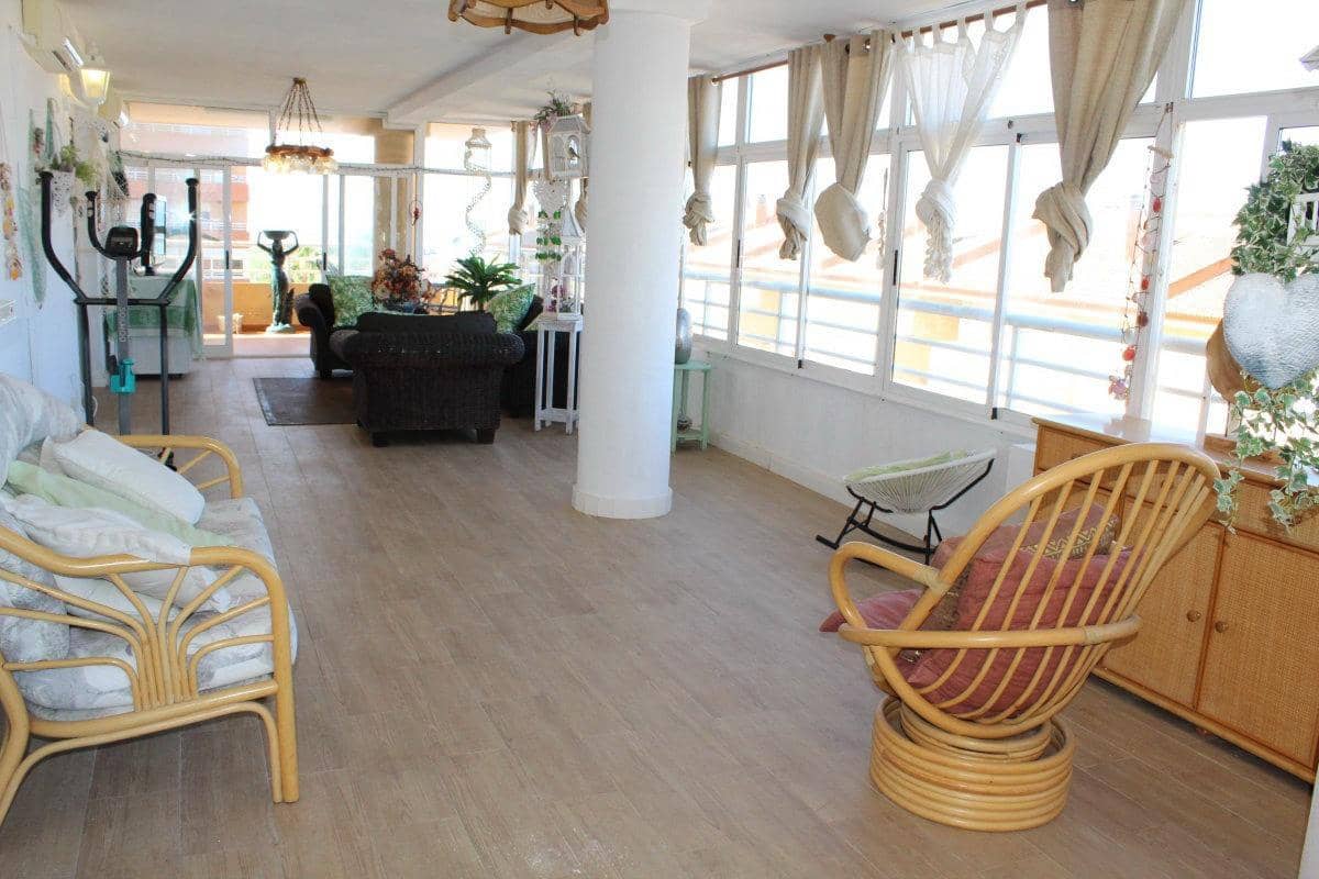 4 bedroom Apartment for sale in Tavernes de la Valldigna with pool - € 270,000 (Ref: 9491445)