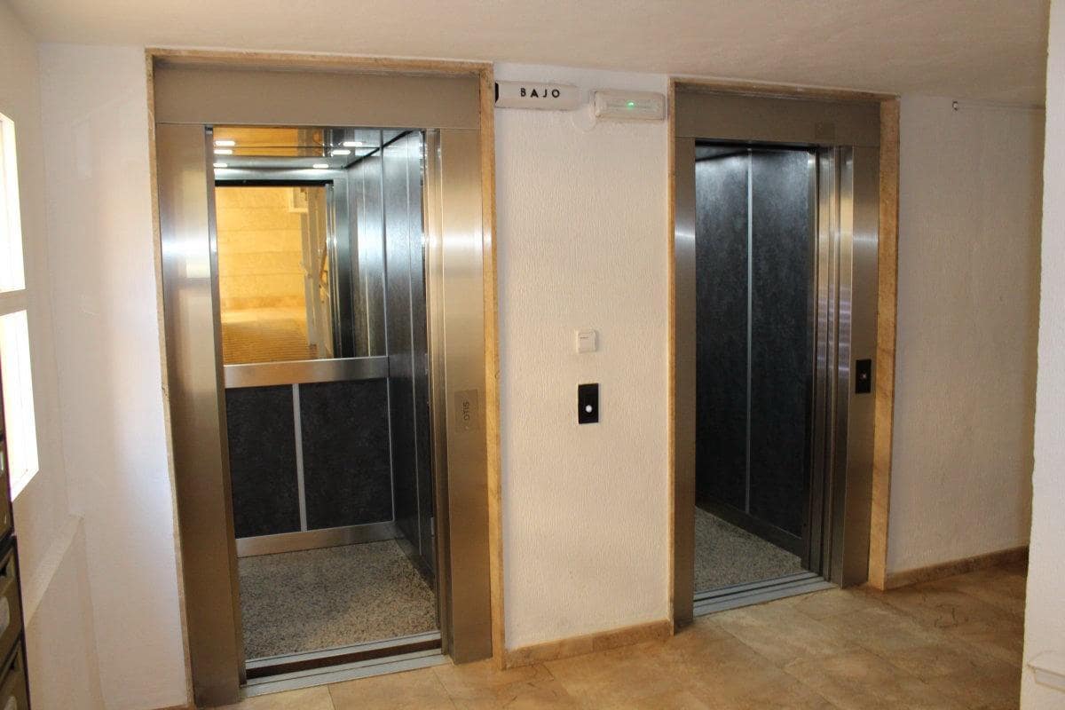 4 bedroom Apartment for sale in Tavernes de la Valldigna with pool - € 270,000 (Ref: 9491445)