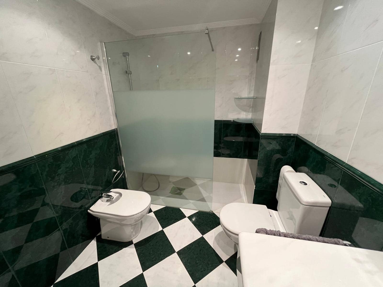 3 slaapkamer Flat te huur in Tavernes de la Valldigna - € 850 (Ref: 9548142)