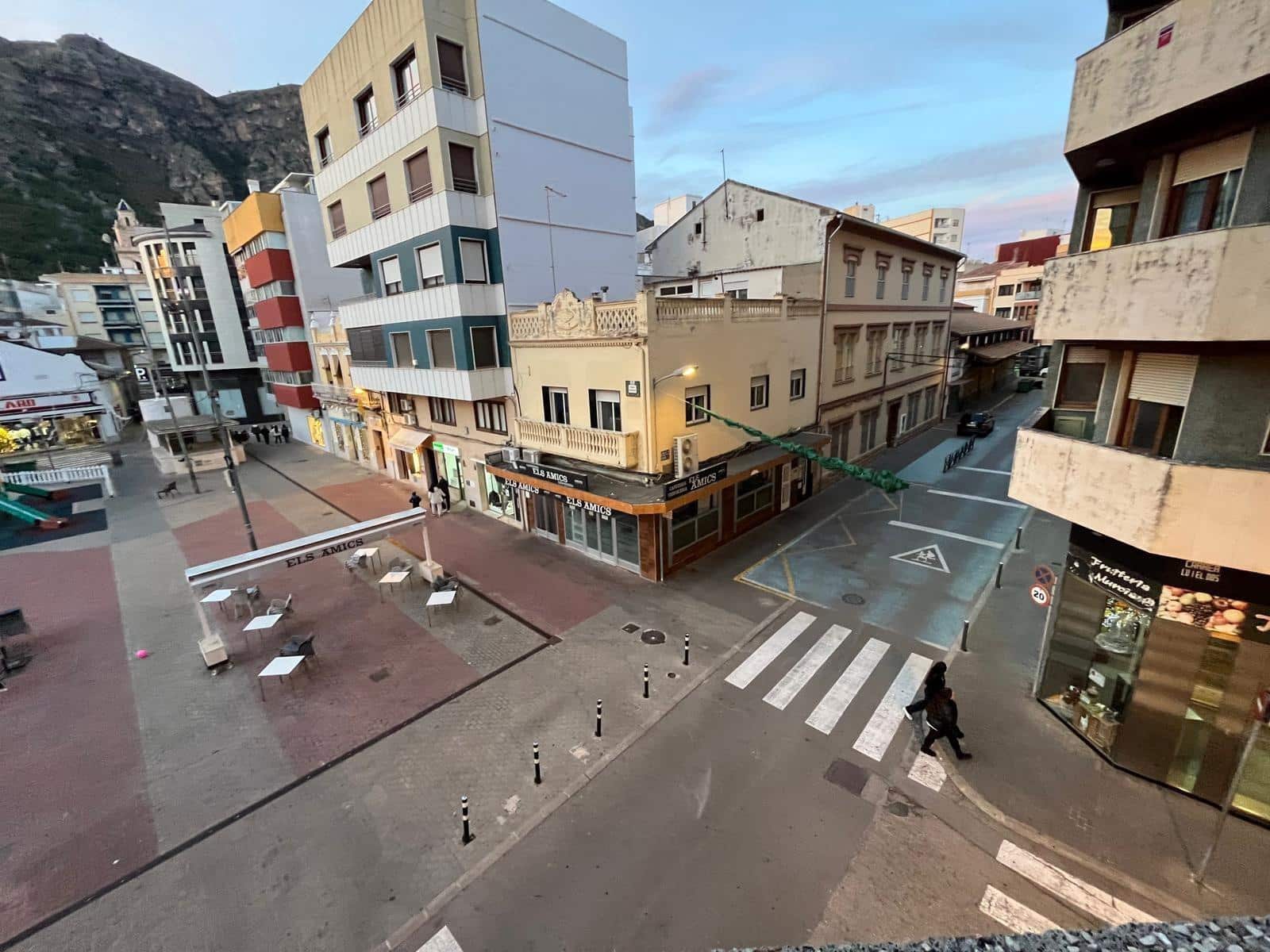 3 slaapkamer Flat te huur in Tavernes de la Valldigna - € 850 (Ref: 9548142)