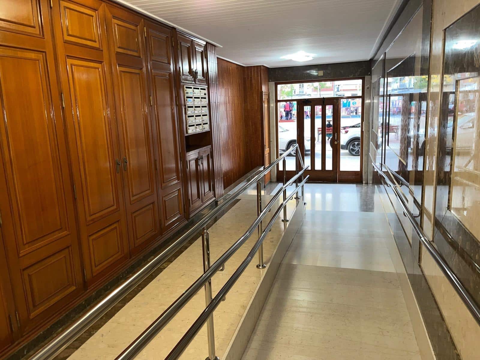 3 slaapkamer Flat te huur in Tavernes de la Valldigna - € 850 (Ref: 9548142)