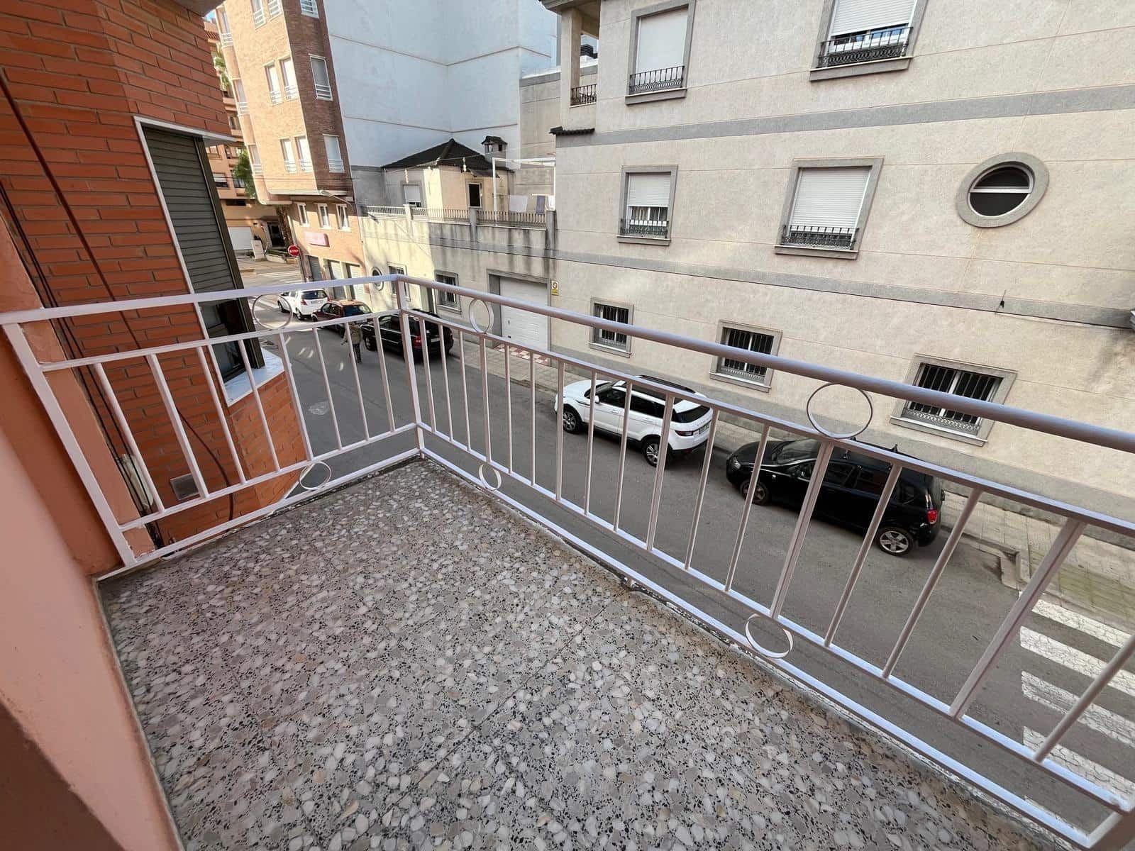 5 bedroom Flat for rent in Tavernes de la Valldigna - € 550 (Ref: 9568524)