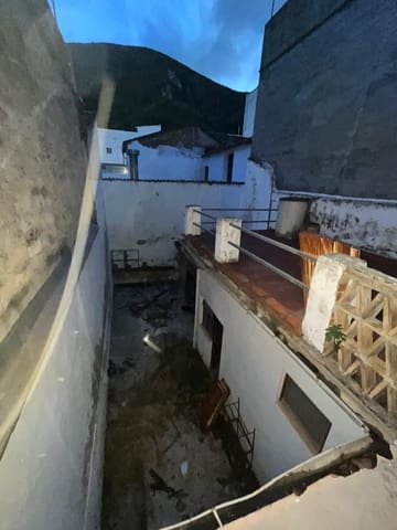 4 makuuhuone Omakotitalo myytävänä paikassa Simat de la Valldigna - 57 000 € (Ref: 9625508)