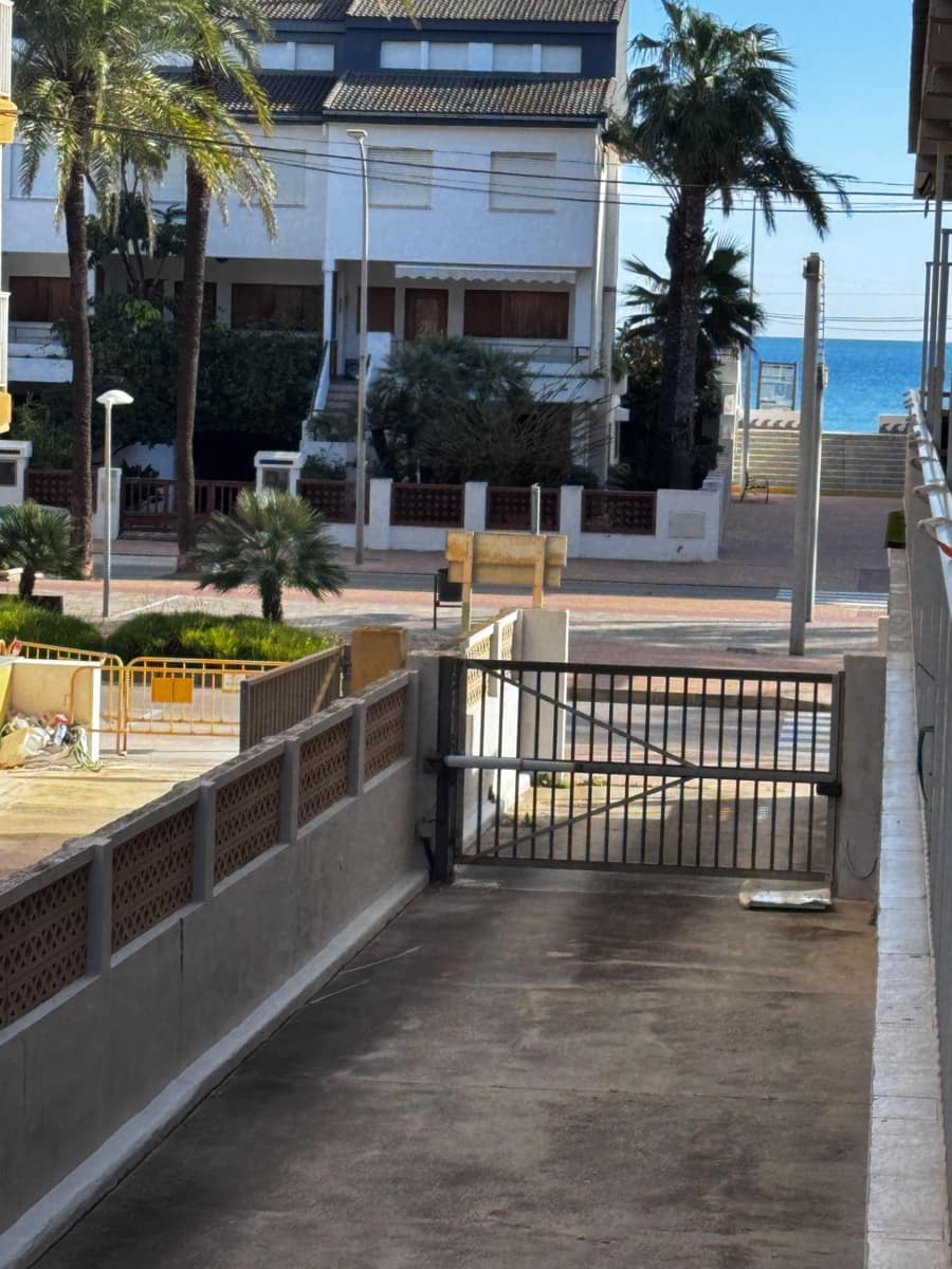 3 bedroom Apartment for sale in Tavernes de la Valldigna - € 140,000 (Ref: 9629911)