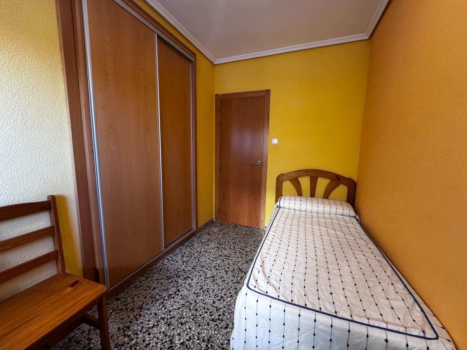 3 bedroom Apartment for sale in Tavernes de la Valldigna - € 140,000 (Ref: 9629911)