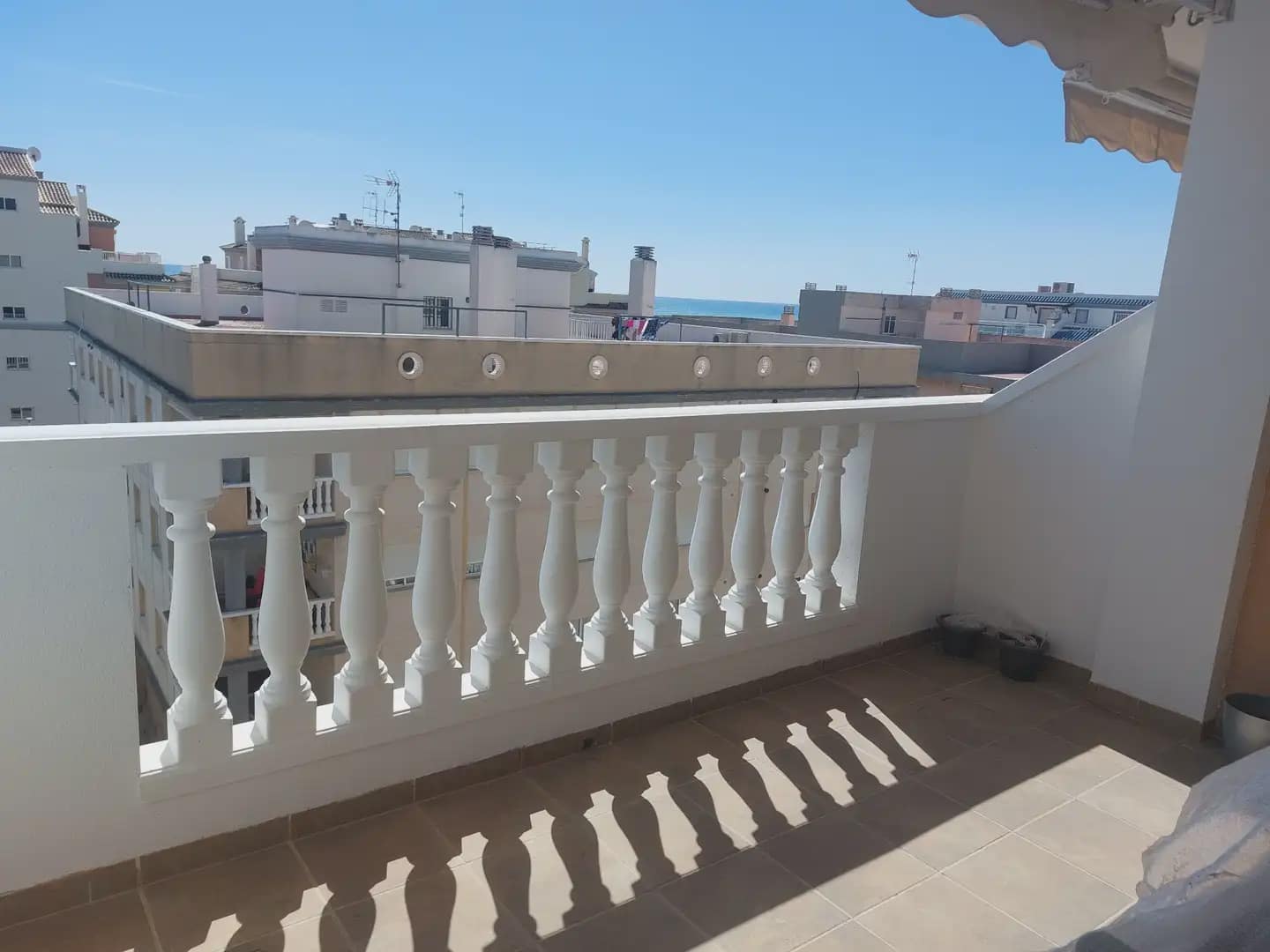 3 soveværelse Strandlejlighed til leje i Moncofa med garage - € 2.000 (Ref: 9756279)