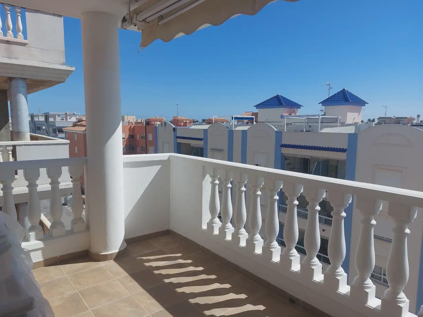 3 soveværelse Strandlejlighed til leje i Moncofa med garage - € 2.000 (Ref: 9756279)