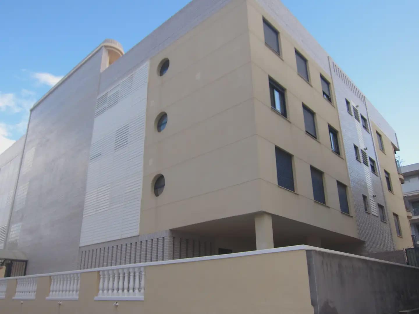 2 sypialnia Apartament przy plaży na sprzedaż w Moncofa z basenem garażem - 160 000 € (Ref: 9756283)