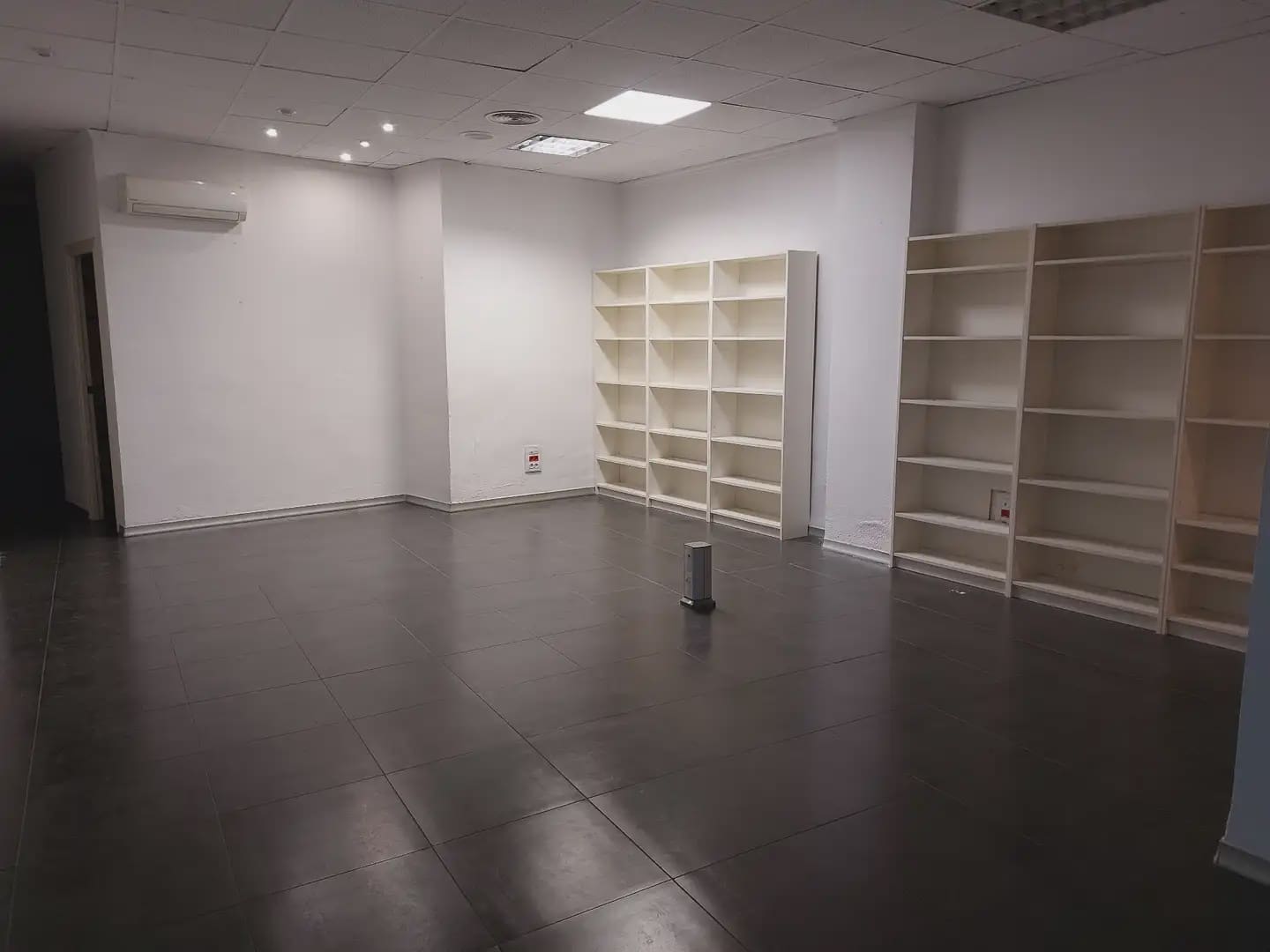 Commerciale in vendita in La Vall d'Uixo - 110.000 € (Rif: 9756286)